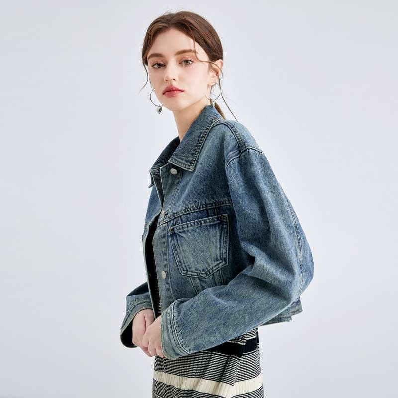 ゆったりシルエットの定番デニムジャケット