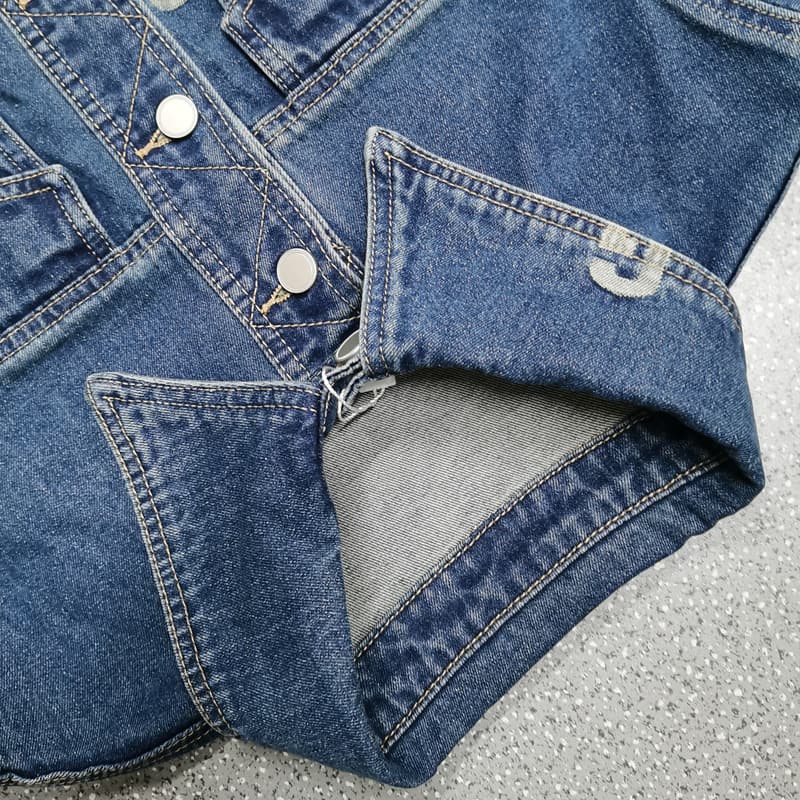 刺繍入りクロップド丈デニムジャケット