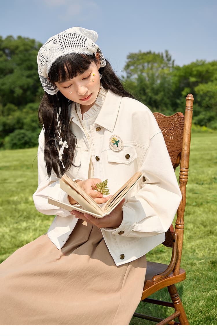 デニムジャケット 花刺繍付き ショート丈ジャケット